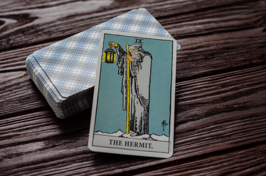 tarot-card-hermit-1024x678 O Eremita no Tarot e a Jornada da Sabedoria na Prática do Autoconhecimento